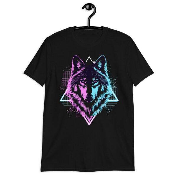 Détail du t-shirt Wolf-Glitch, silhouette de loup en couleurs fluorescentes glitchées